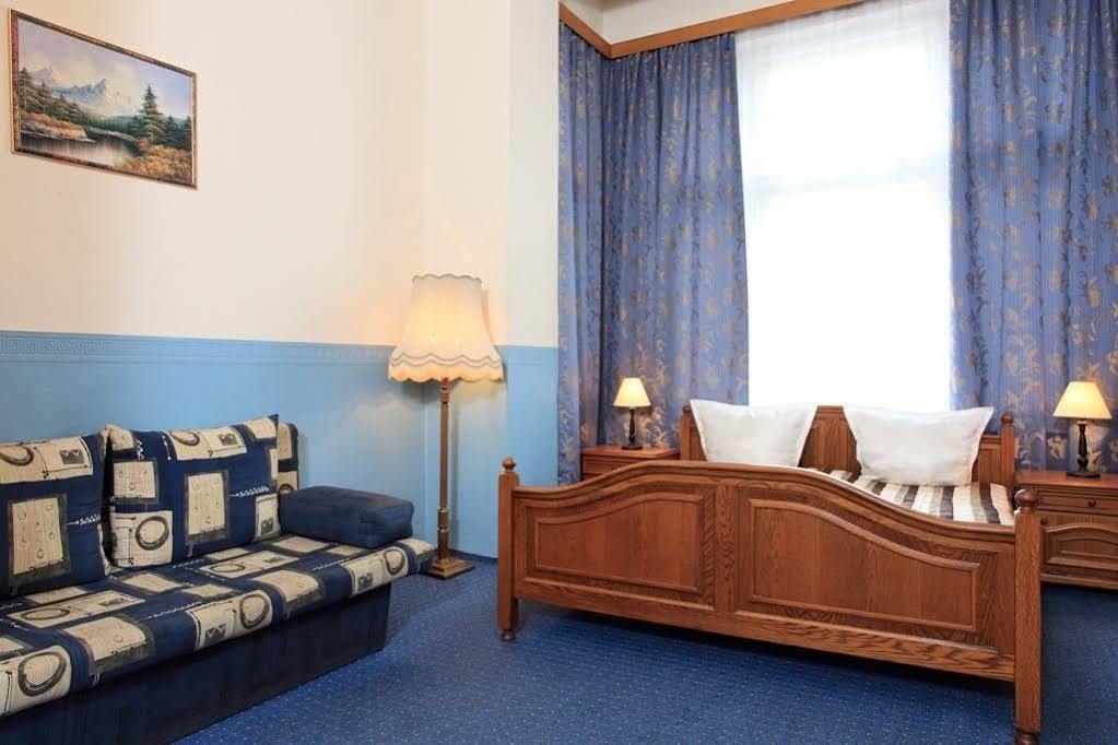 Hotel-Pension Cortina Berlin Exterior photo